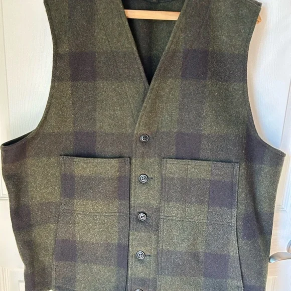Like-New 3XLarge Filson Mackinaw Wool Vest forest green plaid - Picture 3 of 12